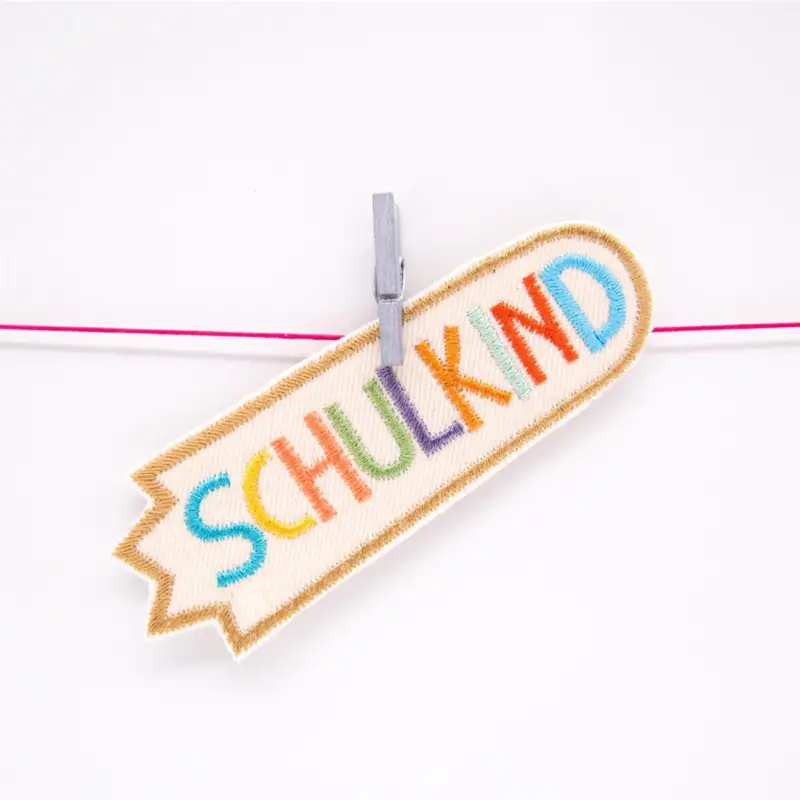 EMBROIDERED PATCH SCHULKIND ECRU Nur Für Kurze Zeit