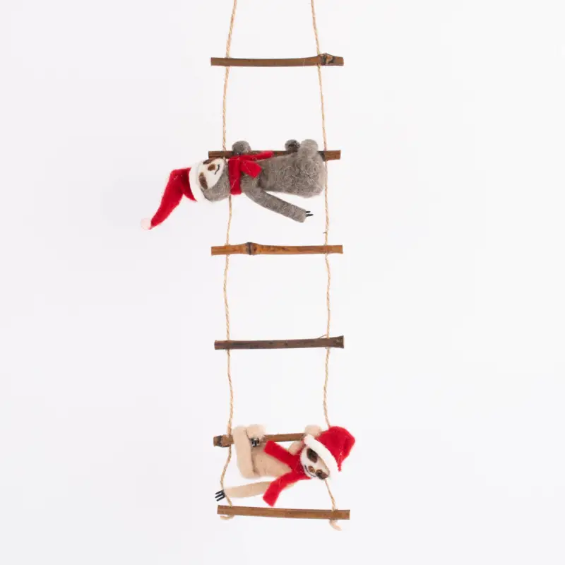 Schnäppchen Sass & Belle Dekohänger Weihnachten Faultiere auf Leiter Filz Holz braun grau rot 56x10cm