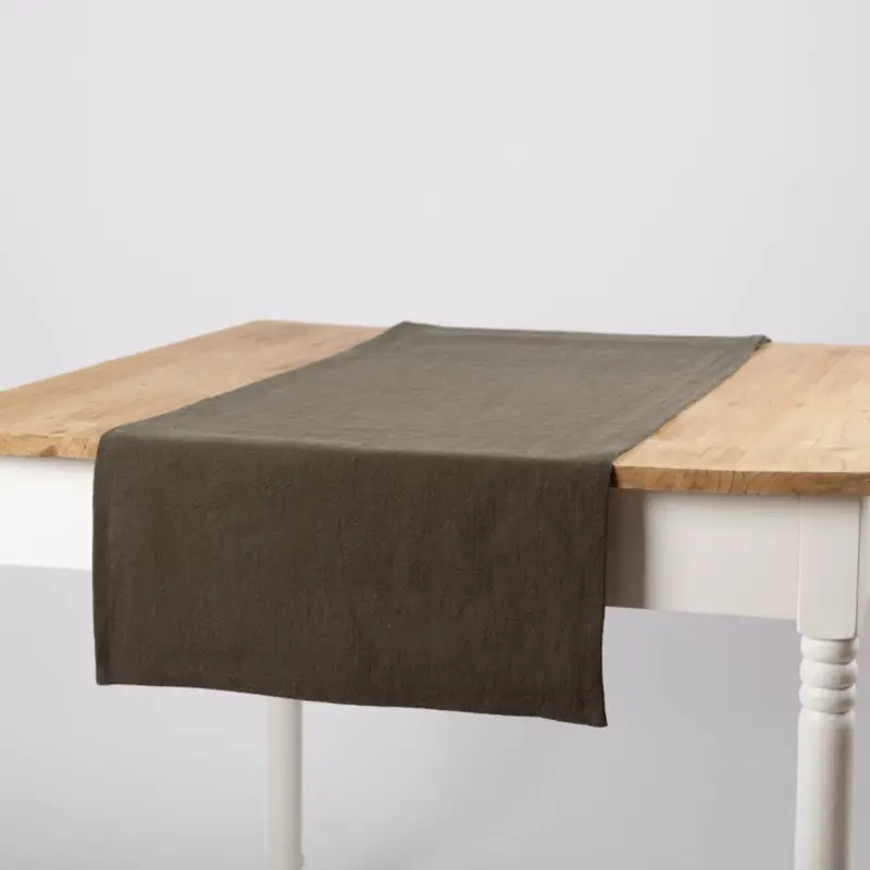 Neu Im Sortiment Tischläufer Leinen mit BW-Anteil einfarbig khakigrün 40x160cm von SCHÖNER LEBEN.