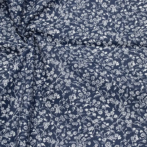 100% Baumwolle Popeline "Weisse Blumenranken" Farbe Dunkel-Blau Angebot