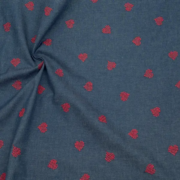 100% Baumwollstoff Chambray bestickt "Herzen" Farbe Indigo-Blau Rabatt
