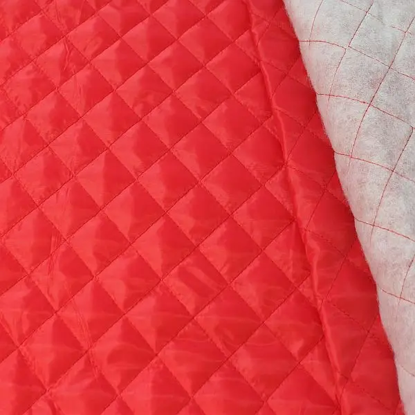 2,00 Meter - Steppstoff Futterstoff wattiert "Rauten Klassik" Farbe Rot Preis Gesenkt