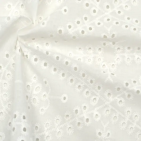 3,50 Meter - 100% Baumwollstoff "Lochstickerei 2" Farbe Weiss Solange Der Vorrat Reicht